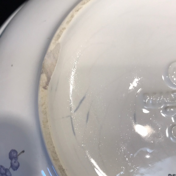 “Pfaltzgraff Vintage 9” Serving Bowl - “April” - Picture 6 of 7